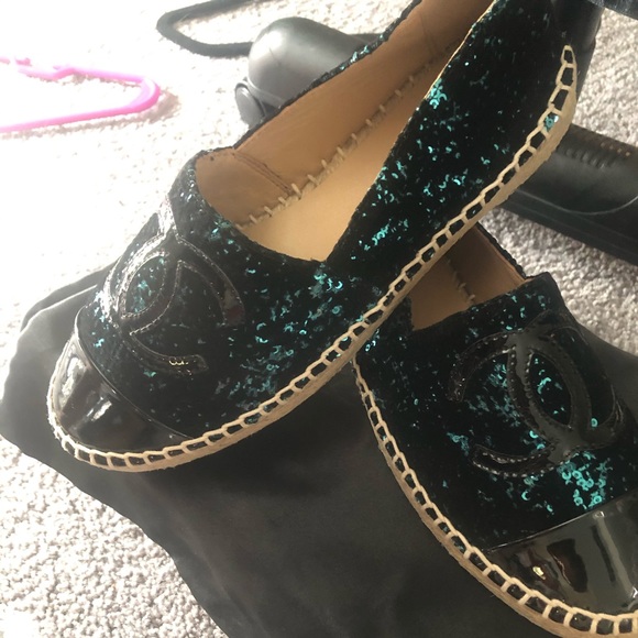 Chanel Green & Sequins - Picture 3 of 3